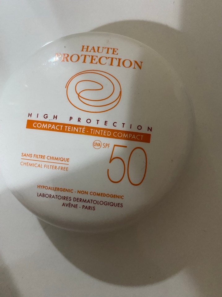 Avène SPF 50 Kimyasal Filtresiz Tonlu Kompakt - Görsel 2