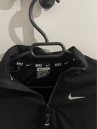 Nike crop