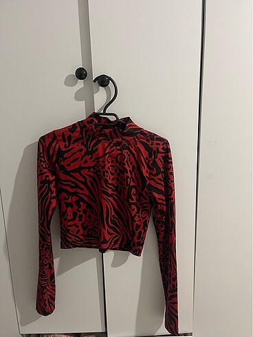 Diğer Kırmızı butik crop