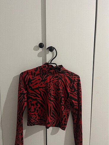 s Beden Kırmızı butik crop