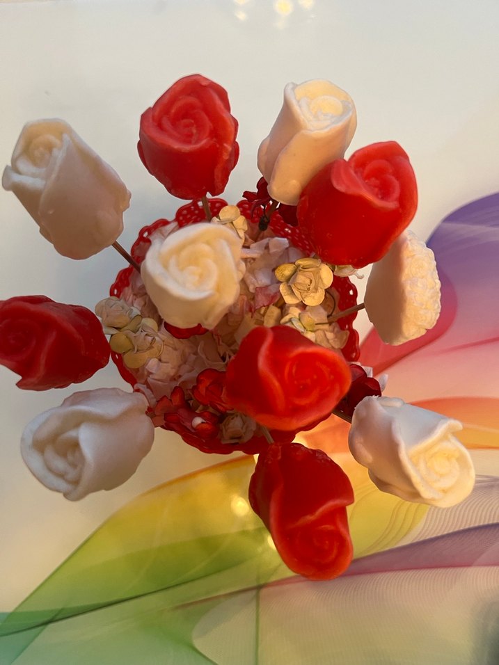 Kırmızı ve Beyaz Mum Gül Detaylı Renkli Vazo - Görsel 3