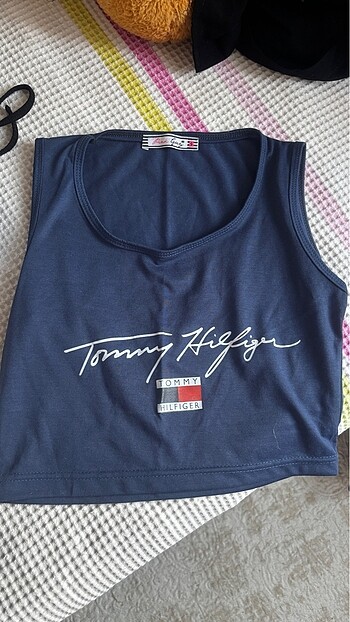 Tommy crop