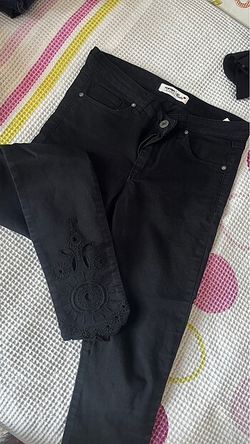 Siyah kot pantolon