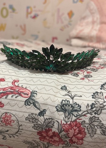 Yeşil Pul Detaylı taç toka - Görsel 2