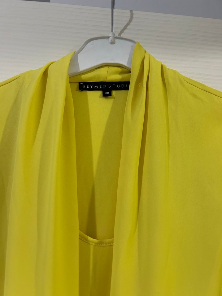 Beymen Sarı Drapeli Kolsuz V Yakalı Bluz - Görsel 4