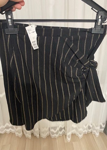 Çizgili Pilili Siyah Mini Etek