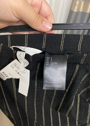H&M Çizgili Pilili Siyah Mini Etek