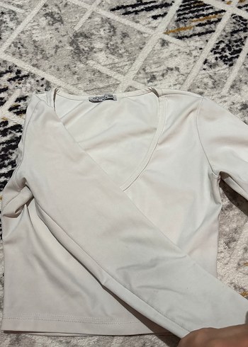 V Yaka Bej Kadın Crop Top - Görsel 3