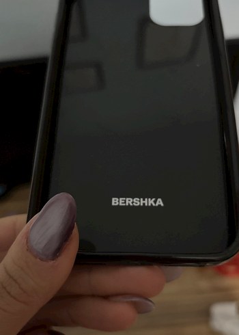 Parlak Siyah Bershka Telefon Kılıfı - Görsel 3