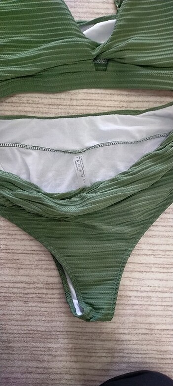 Diğer Bikini takimi