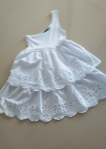 Kız Çocuk Beyaz Fırfırlı Nakışlı Elbise - Görsel 3