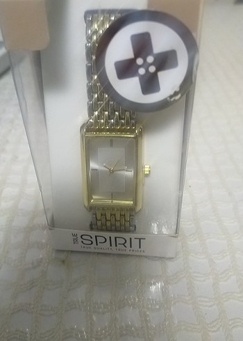 Altın Renkli Kadın Saat - Görsel 3