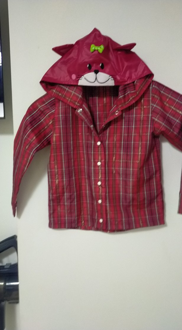 Bordo Kapüşonlu Kız Yağmurluk - Görsel 4