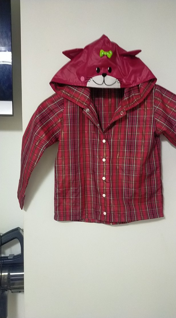 Bordo Kapüşonlu Kız Yağmurluk - Görsel 5