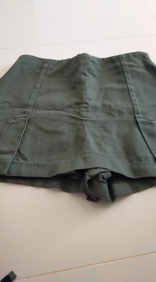 Düğmeli Keten Midi Şortu - Görsel 2