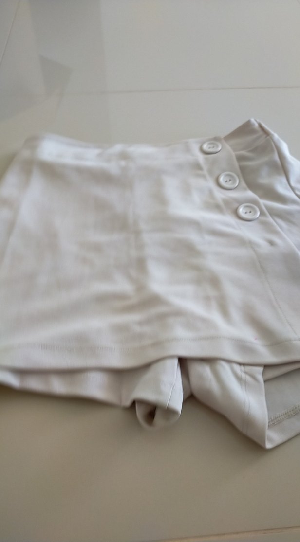 Düğmeli Beyaz Mini  Şortu - Görsel 2