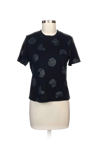 Cos T-shirt %70 İndirimli.