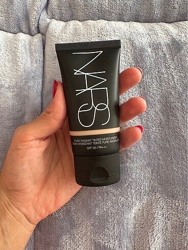 NARS Pure radiant tinted