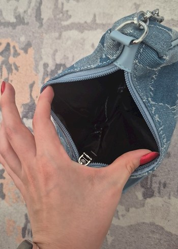 Zincir Detaylı Mavi Denim Kadın Çanta - Görsel 4