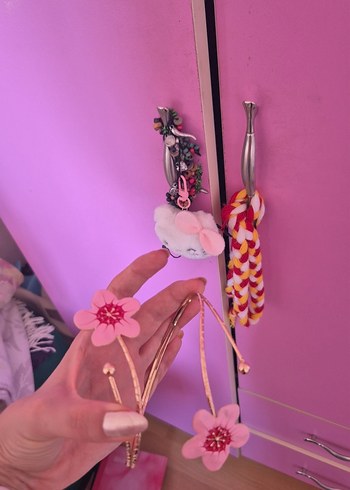 Pembe Çiçekli Boncuklu Kadın El Zinciri - Görsel 3