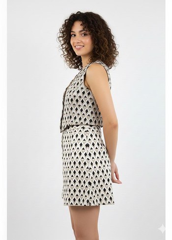 XL bedenDüğmeli V Yaka Kadın Yelek ve şortlu etek sıfır ürün Bej - Görsel 2