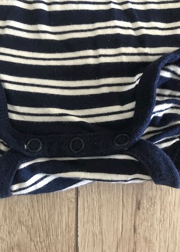 9 Ay Beden mavi Renk Çizgili Kısa Kollu Bebek Body