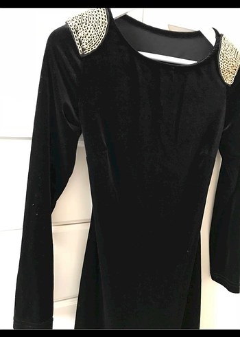 Kadife Siyah Omuz Dekolteli Elbise - Görsel 6