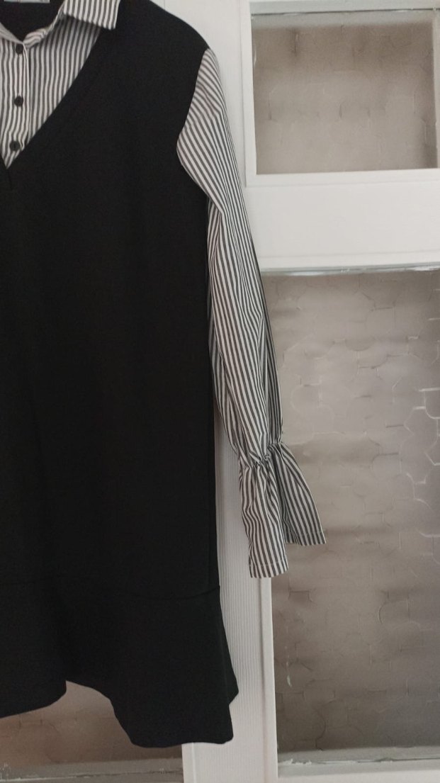 Düğmeli V Yakalı Siyah Gri Tunik - Görsel 3