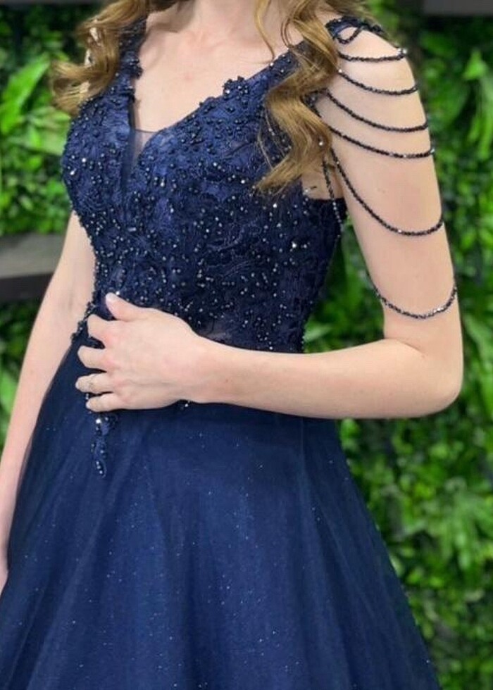 Sıfır Ayarında Nişan Elbisesi - Görsel 3