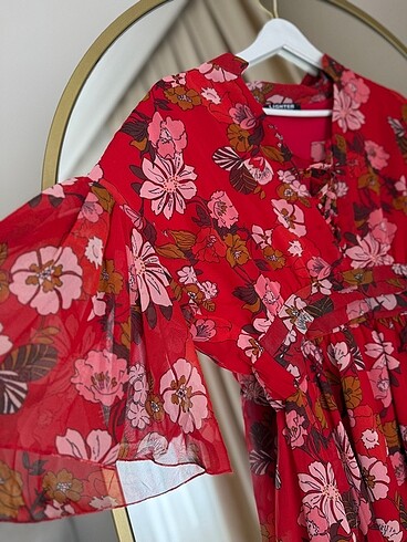 Kırmızı Desenli Elbise - Görsel 3
