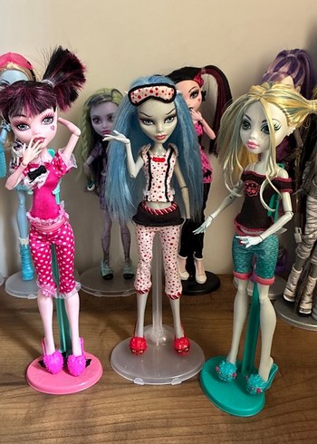 Monster high dead tired lot