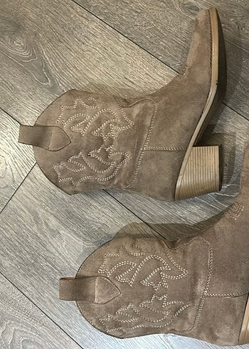 Stradivarius Kovboy botu