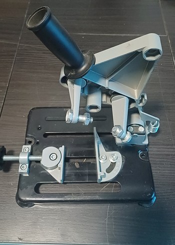 Gri Metal Kesme Spral Sabitleme Aparatı