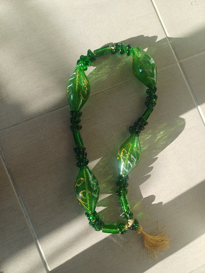 Yeşil Desenli CAM Dekoratif Tesbih - Görsel 2