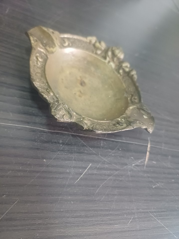 Pirinç malzeme Desenli Klasik Küllük Antika - Görsel 3