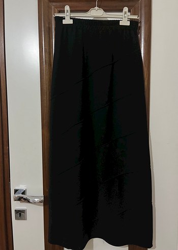 Siyah Piliseli Uzun Kadın Etek