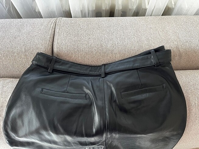 42 Beden siyah Renk Mango Kemerli Deri Görünümlü Pantalon