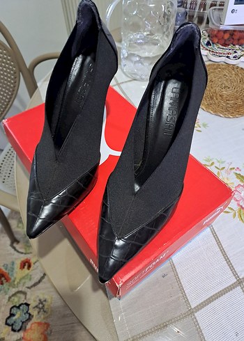 Siyah Pilili Stiletto Kadın Ayakkabı - Görsel 9