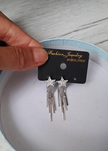 Diğer Gri Yıldız Püsküllü Mini Küpe