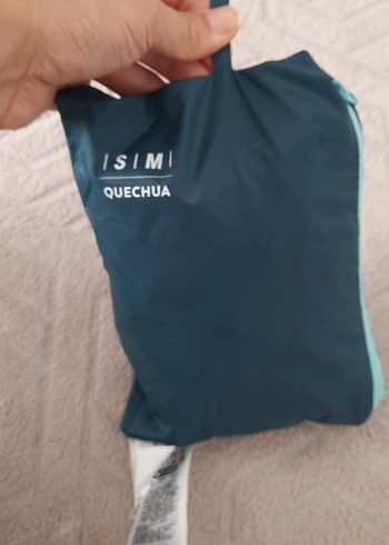 Mavi Kapüşonlu Yağmurluk - Görsel 6