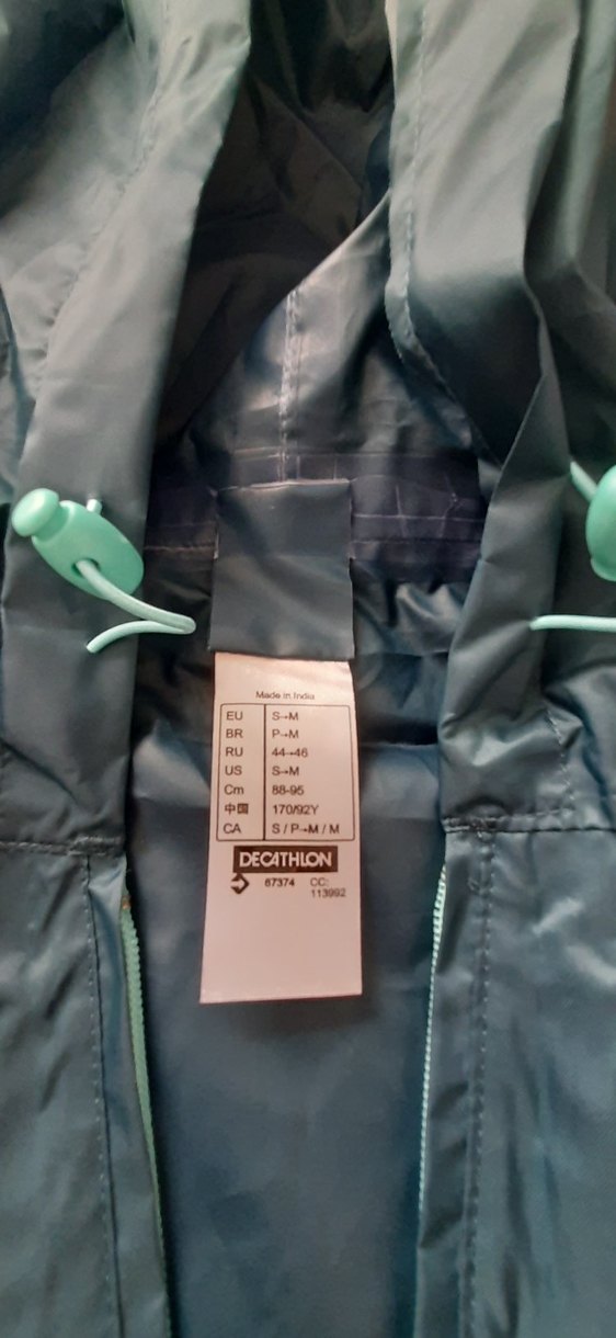 Mavi Kapüşonlu Yağmurluk - Görsel 3