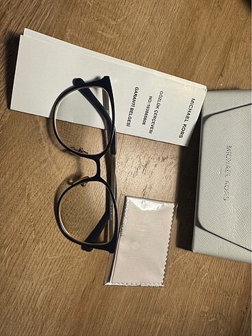 Michael kors gözlük çerçevesi - Görsel 3