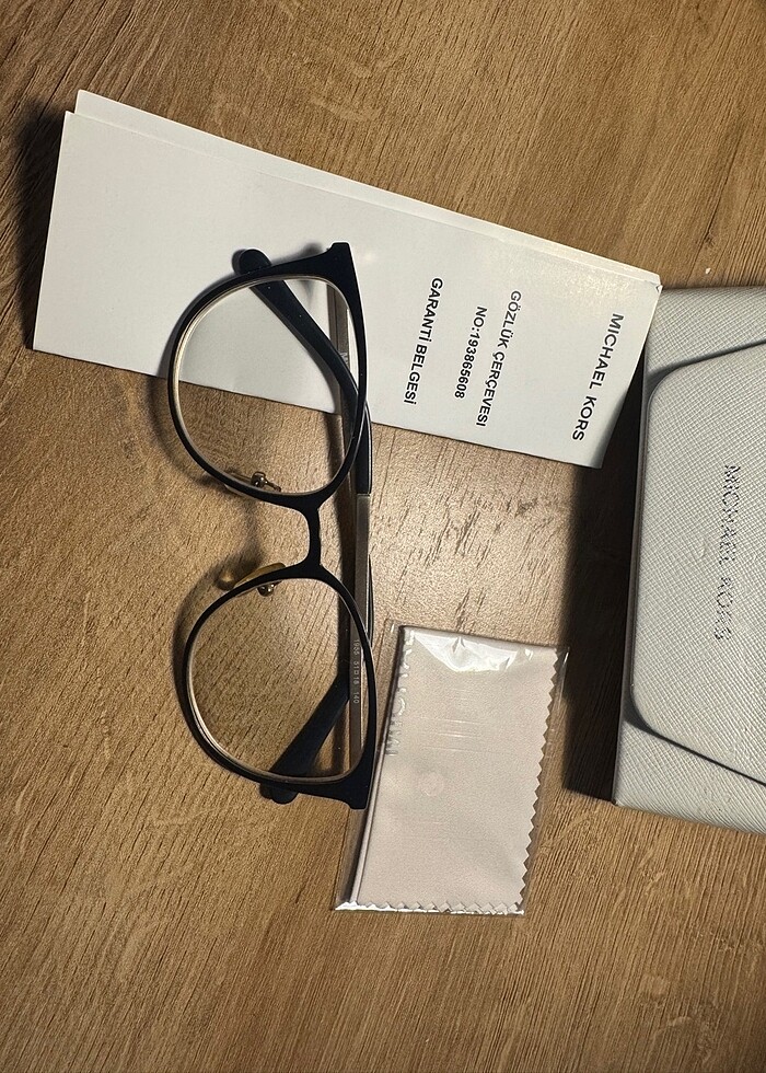 Michael kors gözlük çerçevesi - Görsel 3