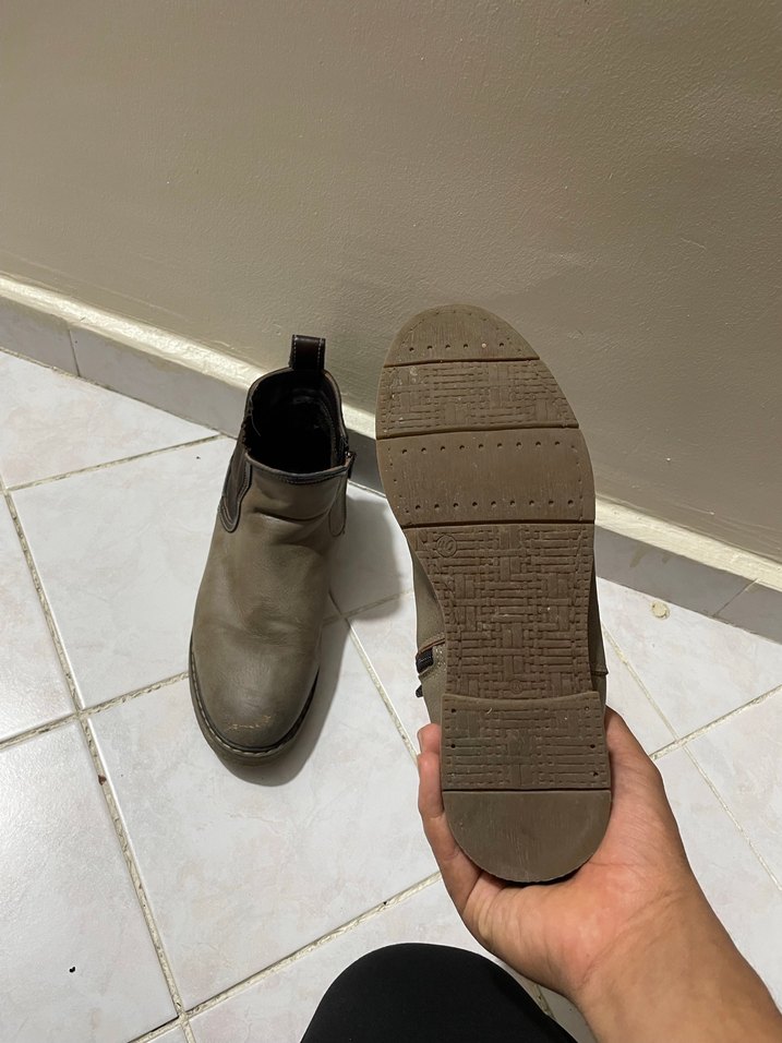 Gri Süet Kadın Bot - Tokalı, Topuklu - Görsel 2