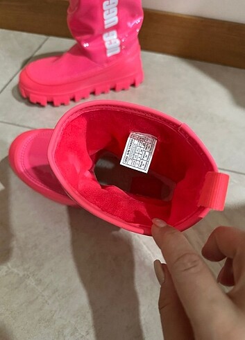 Ugg Yeni urundur