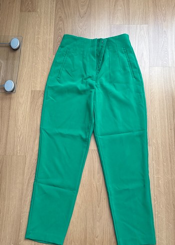 Yeşil Midi Kumaş Kadın Pantolon 1 kez giyildi