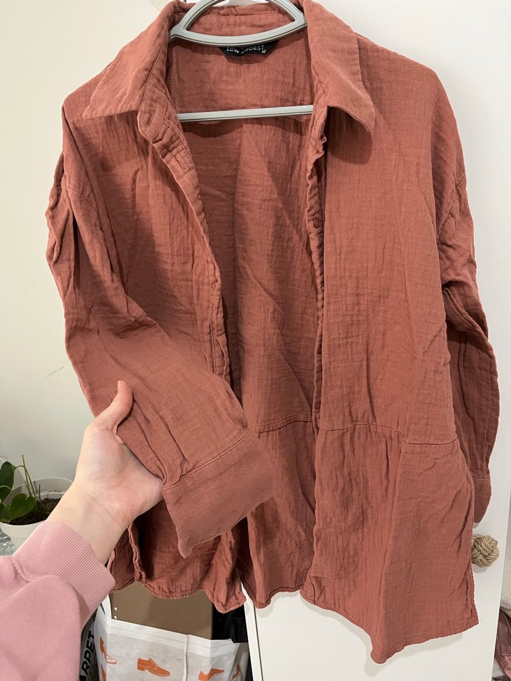 Düğmeli müslin yırtmaçlı  Kadın Gömlek - Görsel 4