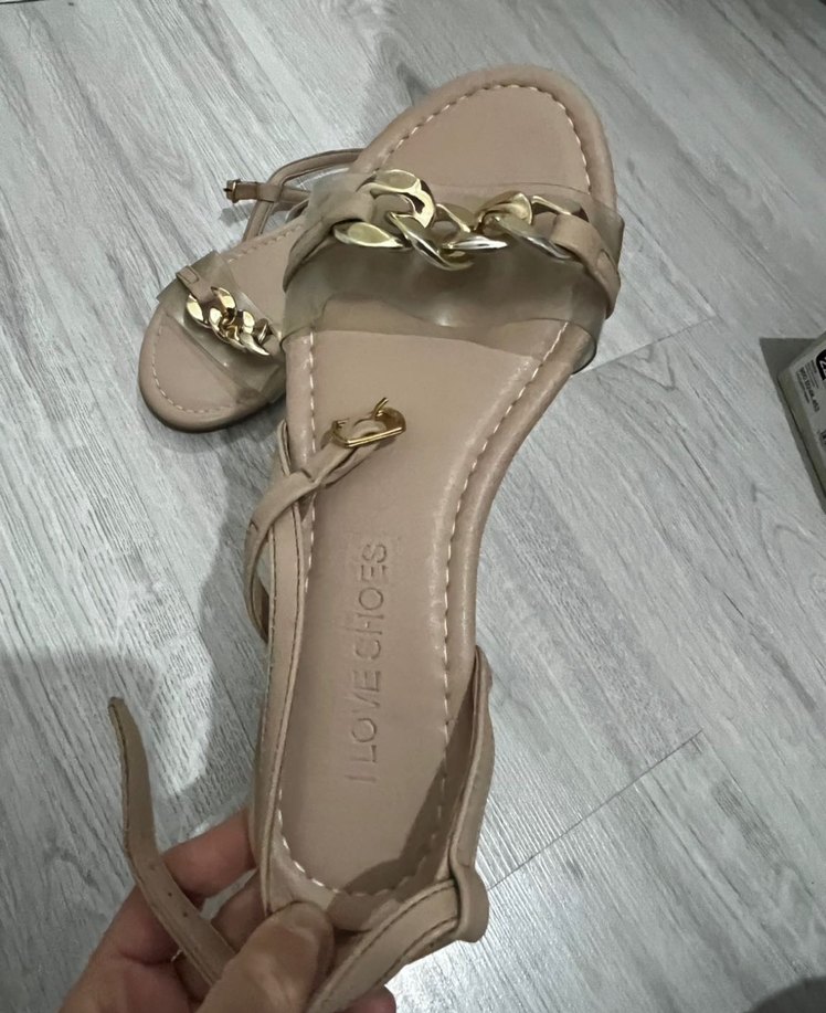 Zincir Detaylı Bej Dolgu Topuklu Sandalet - Görsel 2