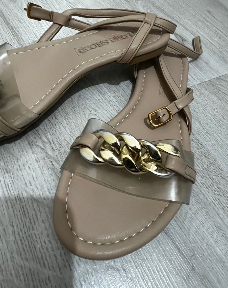 Zincir Detaylı Bej Dolgu Topuklu Sandalet - Görsel 3