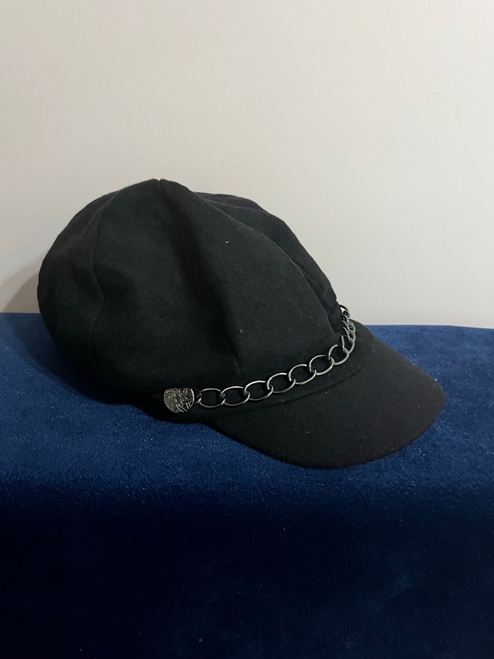 Zincir Detaylı Siyah Süet Kadın Şapka - Görsel 2